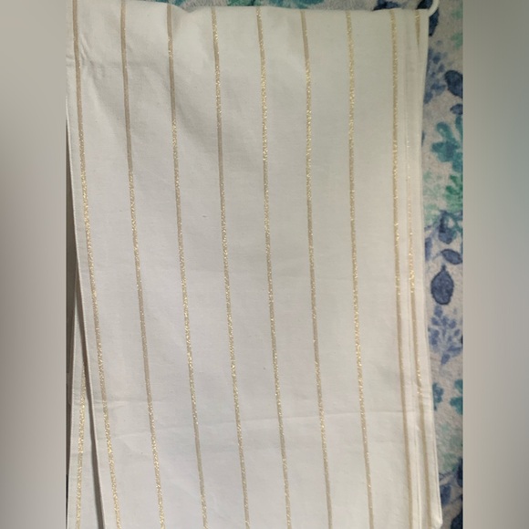 Table Runners - Picture 3 of 9